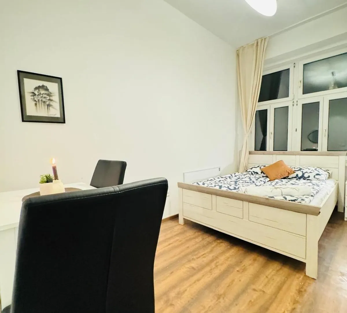 Chic 5Br Apt For 10P, With Direct City Access Vienna 0*,  Austria