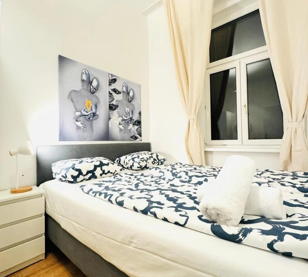 Chic 5Br Apt For 10P, With Direct City Access Vienna 0*,  Austria